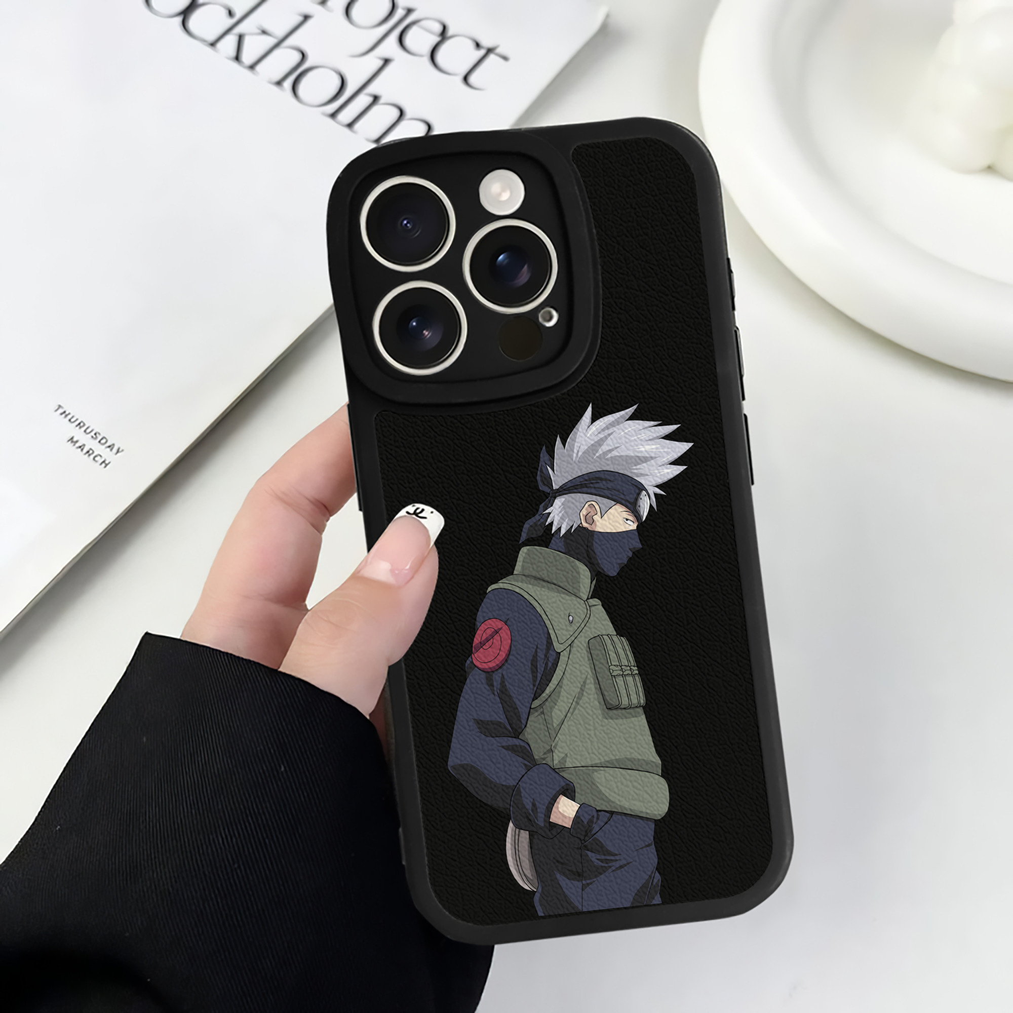 （画像用） NARUTO -ナルト- はたけ カカシ Hatake Kakashi 【iPhone 16シリーズ対応】シリコンスマホケース（レザー調） 材質：シリコン